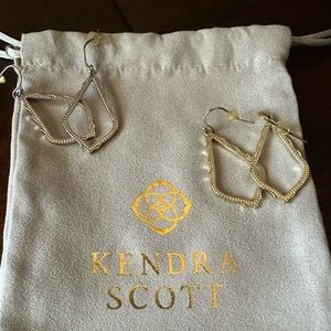 Small Kendra Scott silver earrings